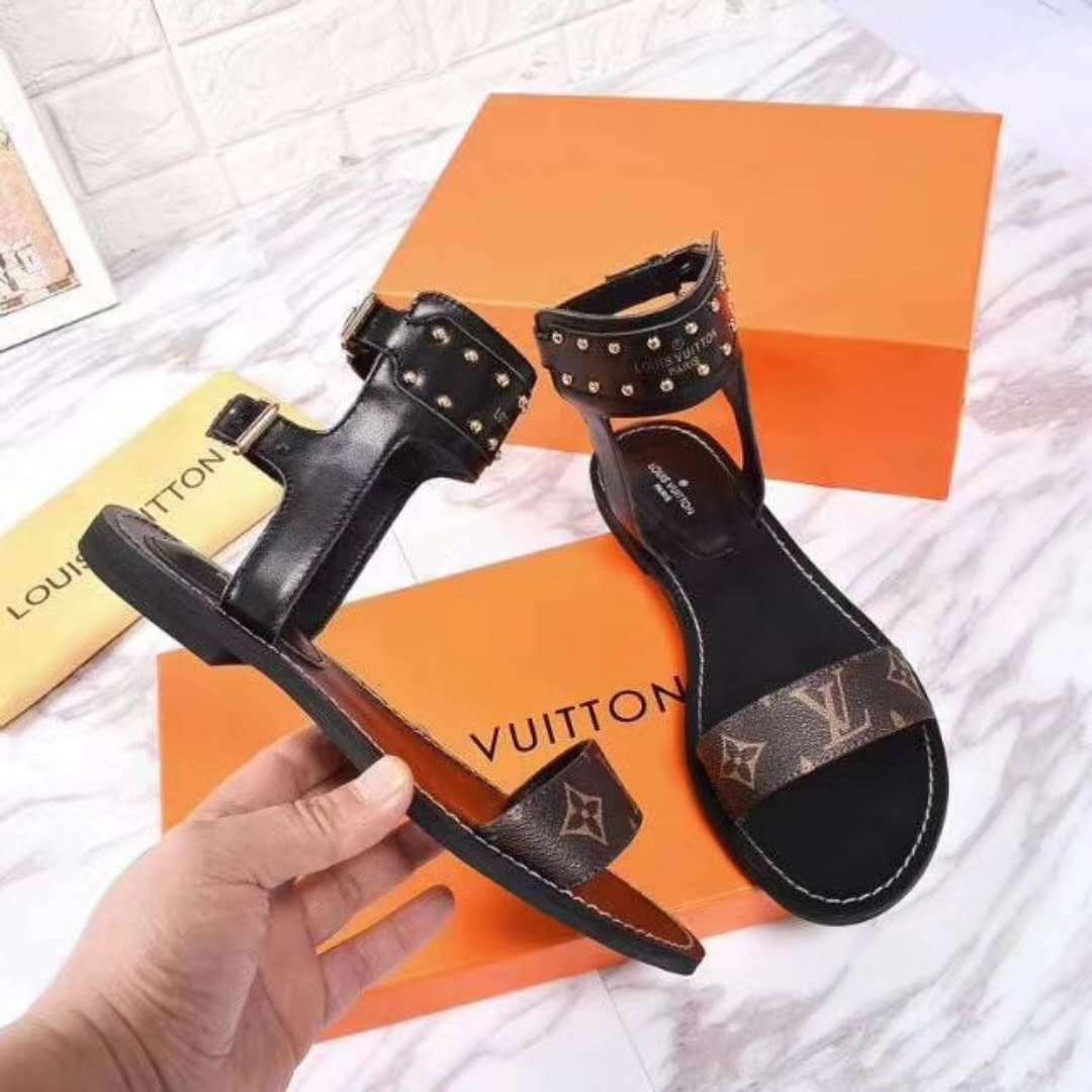 New Fashion LV Women Shoes L054