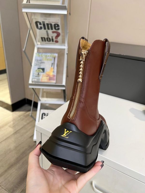 New Fashion LV Women Shoes 306 PA