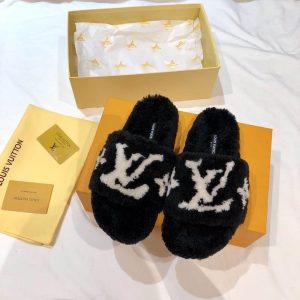 New Fashion LV Women Shoes 339 PA
