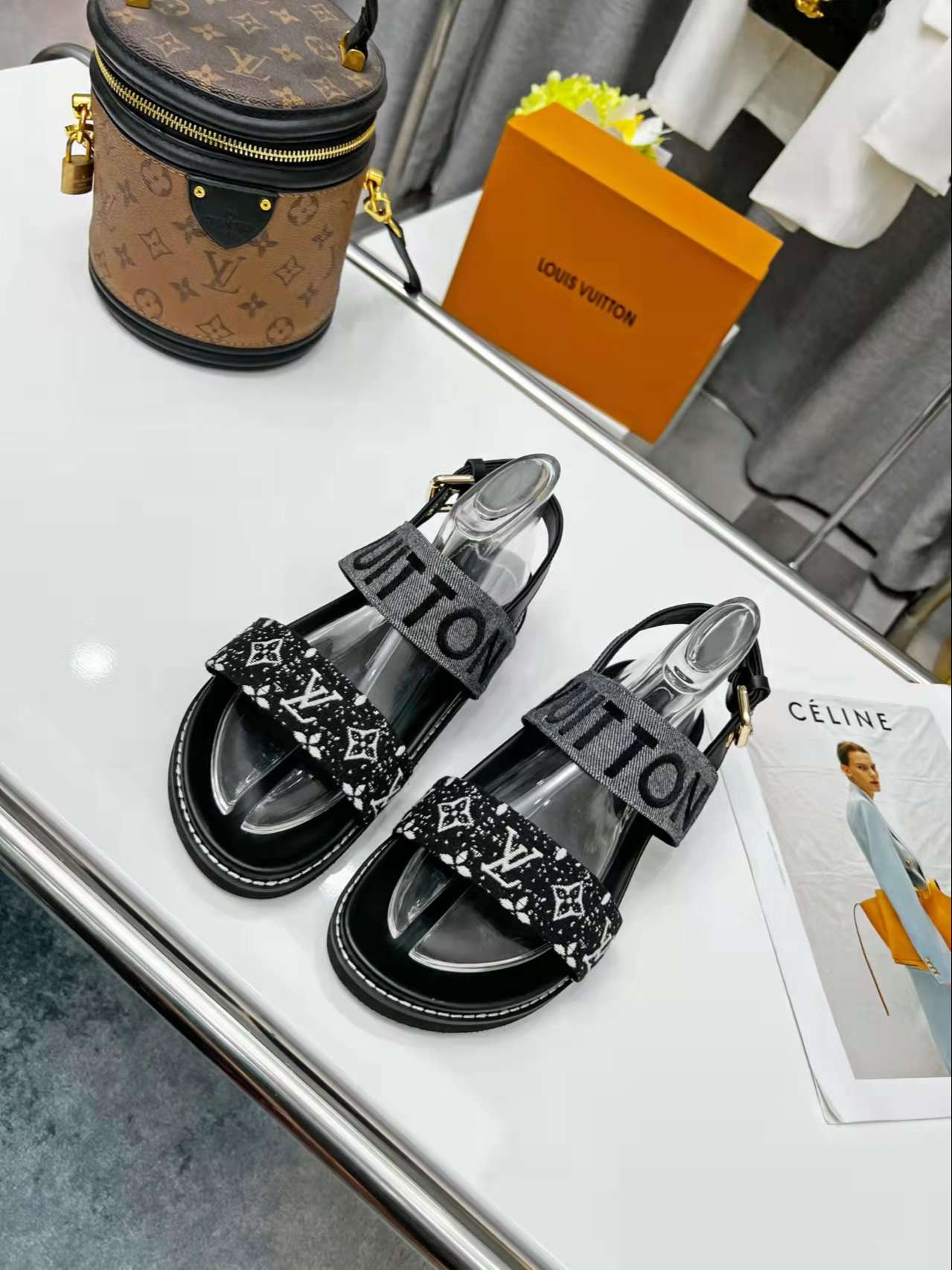 New Fashion LV Women Shoes L050