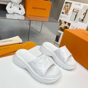 New Fashion LV Women Shoes 159 PA
