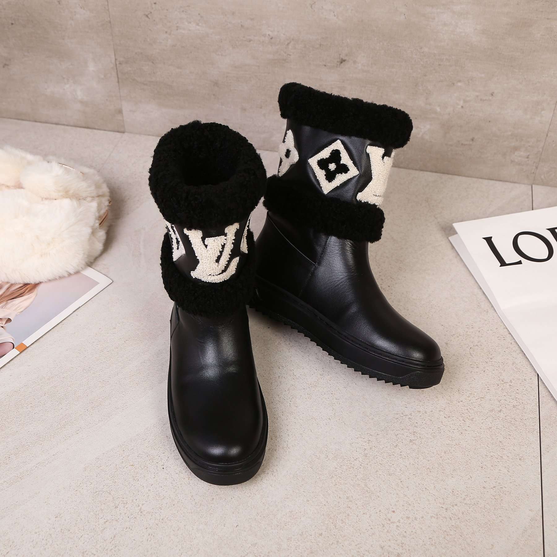 New Fashion LV Women Shoes L039