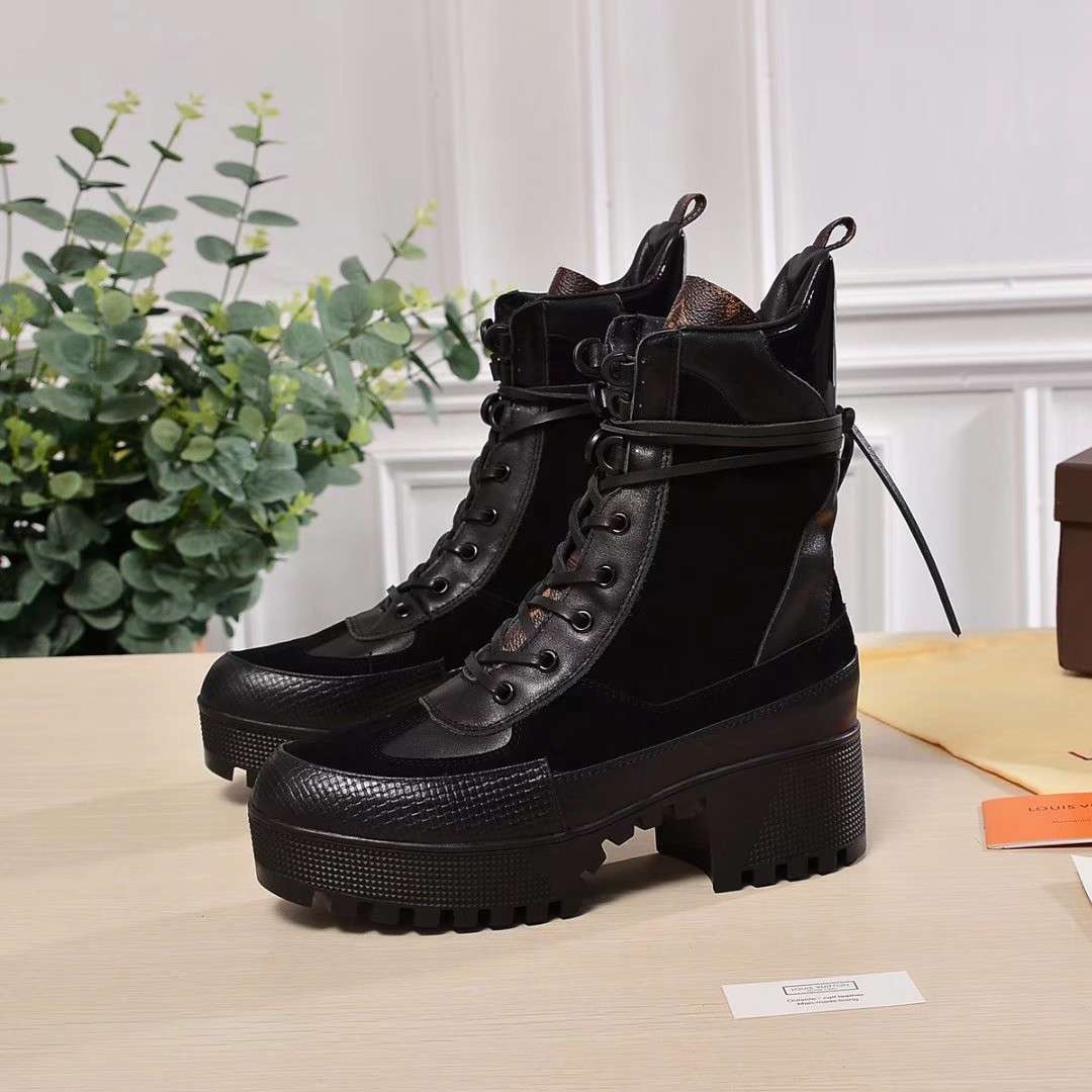 New Fashion LV Women Shoes L028