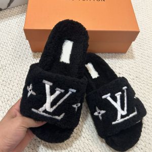 New Fashion LV Women Shoes L420