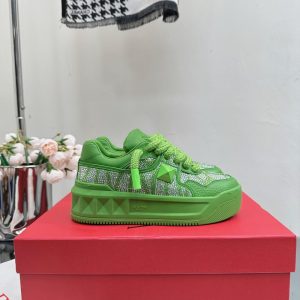 New Fashion LV Women Shoes 223 PA