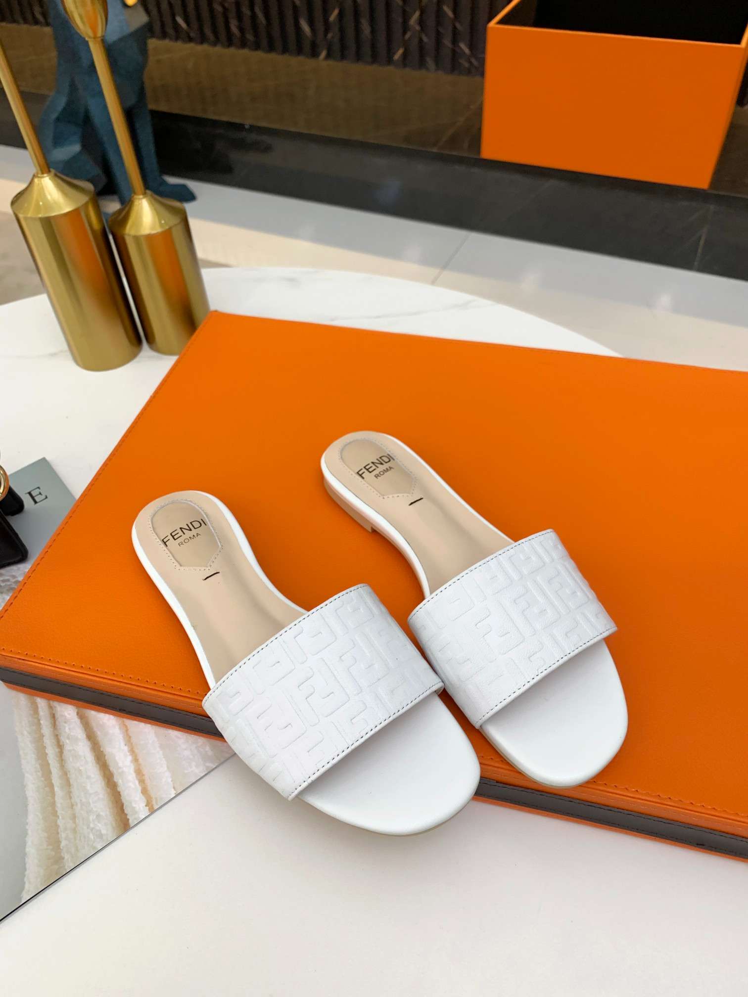 New Fashion LV Women Shoes L059