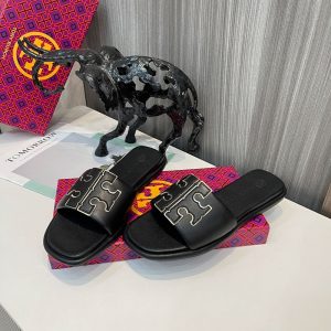 New Fashion LV Women Shoes 273 PA