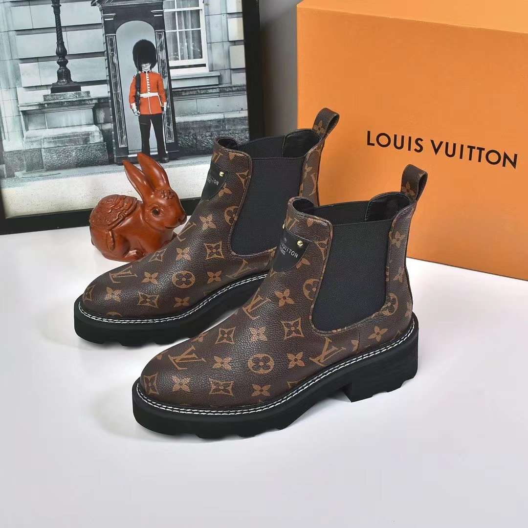 New Fashion LV Women Shoes L026