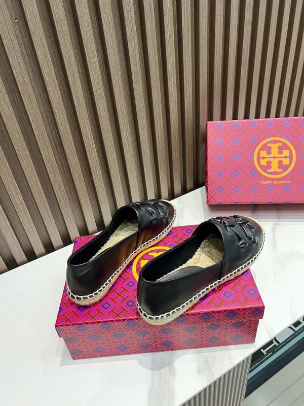 New Fashion LV Women Shoes 268 PA