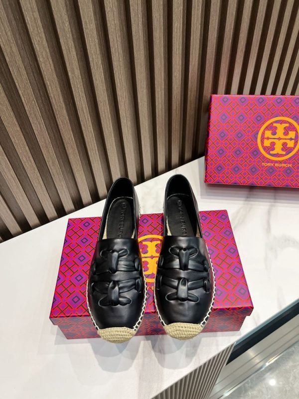 New Fashion LV Women Shoes 268 PA