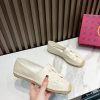 New Fashion LV Women Shoes 269 PA