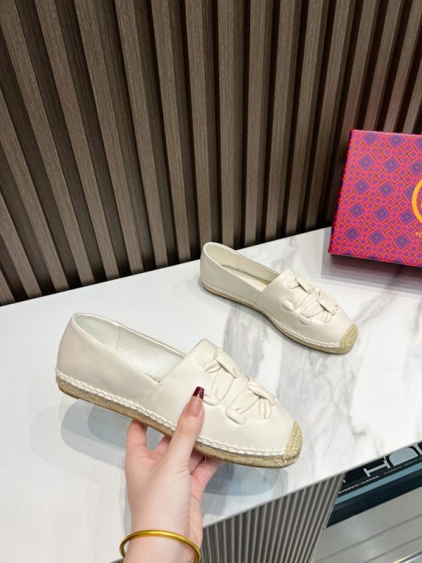 New Fashion LV Women Shoes 269 PA