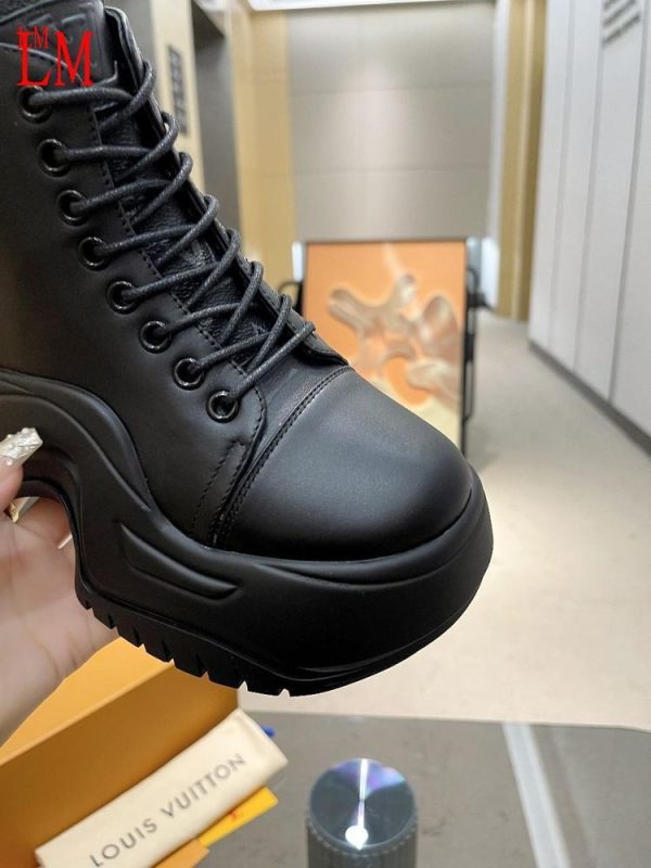 New Fashion LV Women Shoes 368 PA
