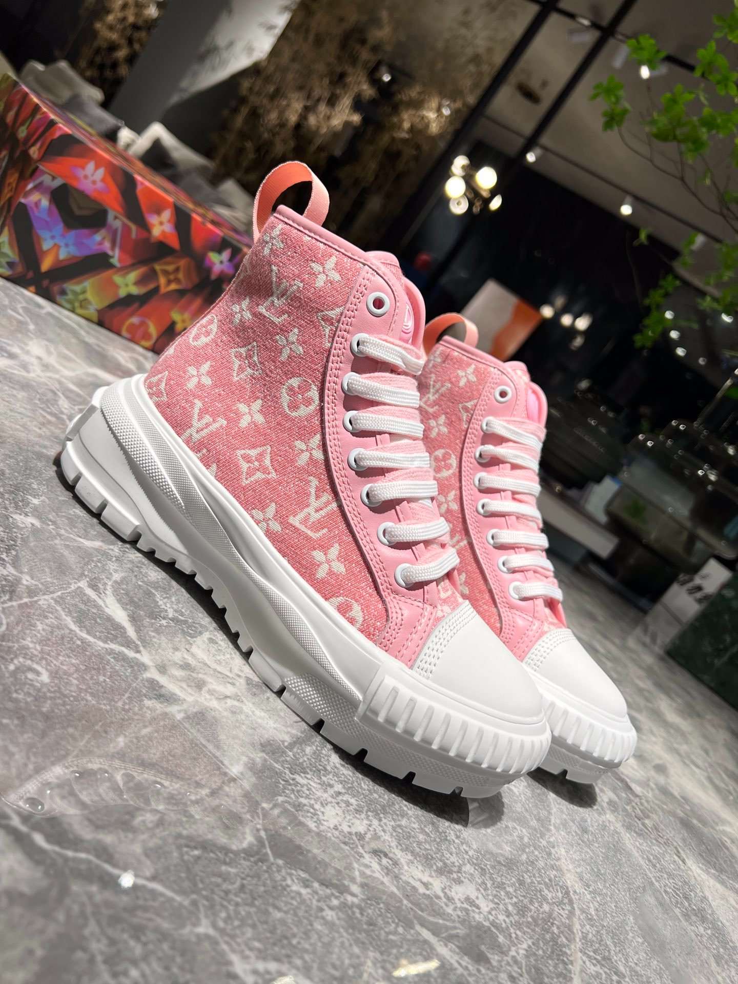 New Fashion LV Women Shoes L304