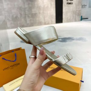 New Fashion LV Women Shoes L007
