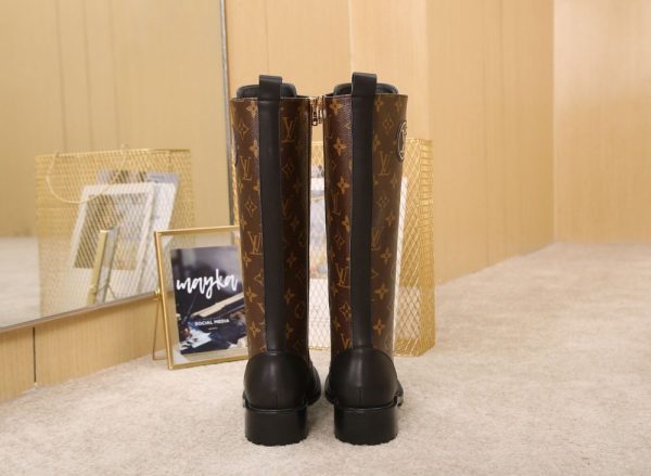 New Fashion LV Women Shoes 348 PA