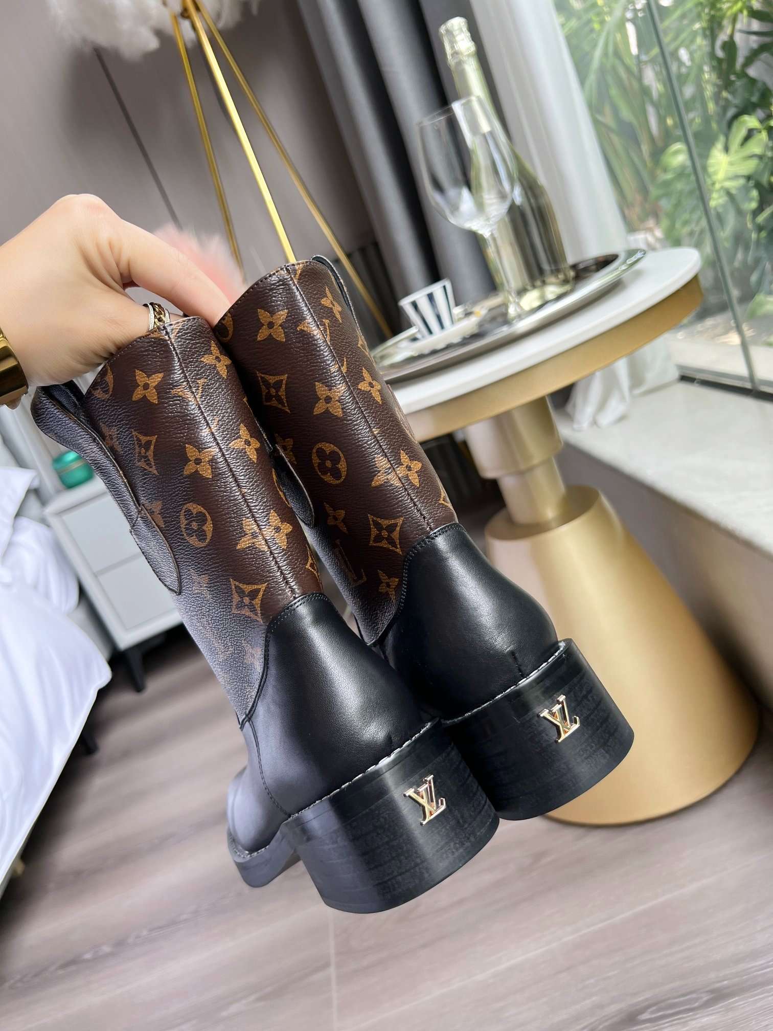 New Fashion LV Women Shoes L031 New Fashion LV Women Shoes L031