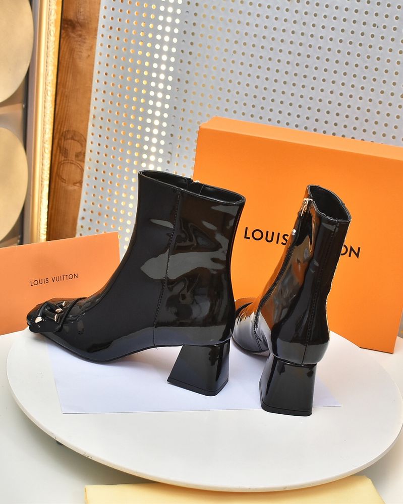 New Fashion LV Women Shoes L379