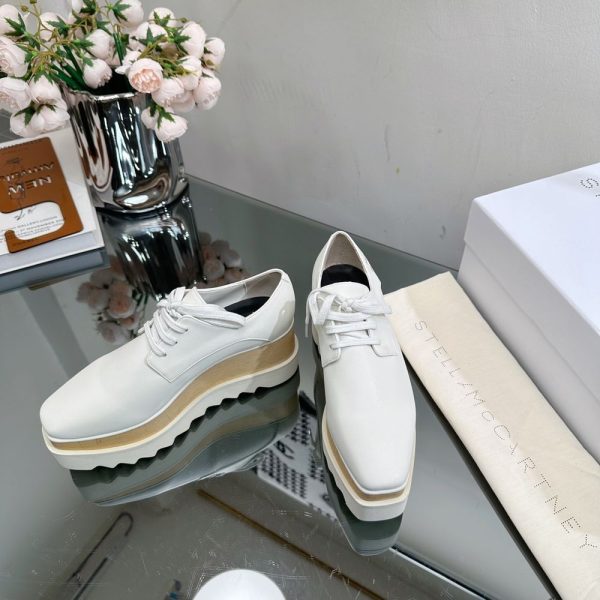 New Fashion LV Women Shoes 253 PA