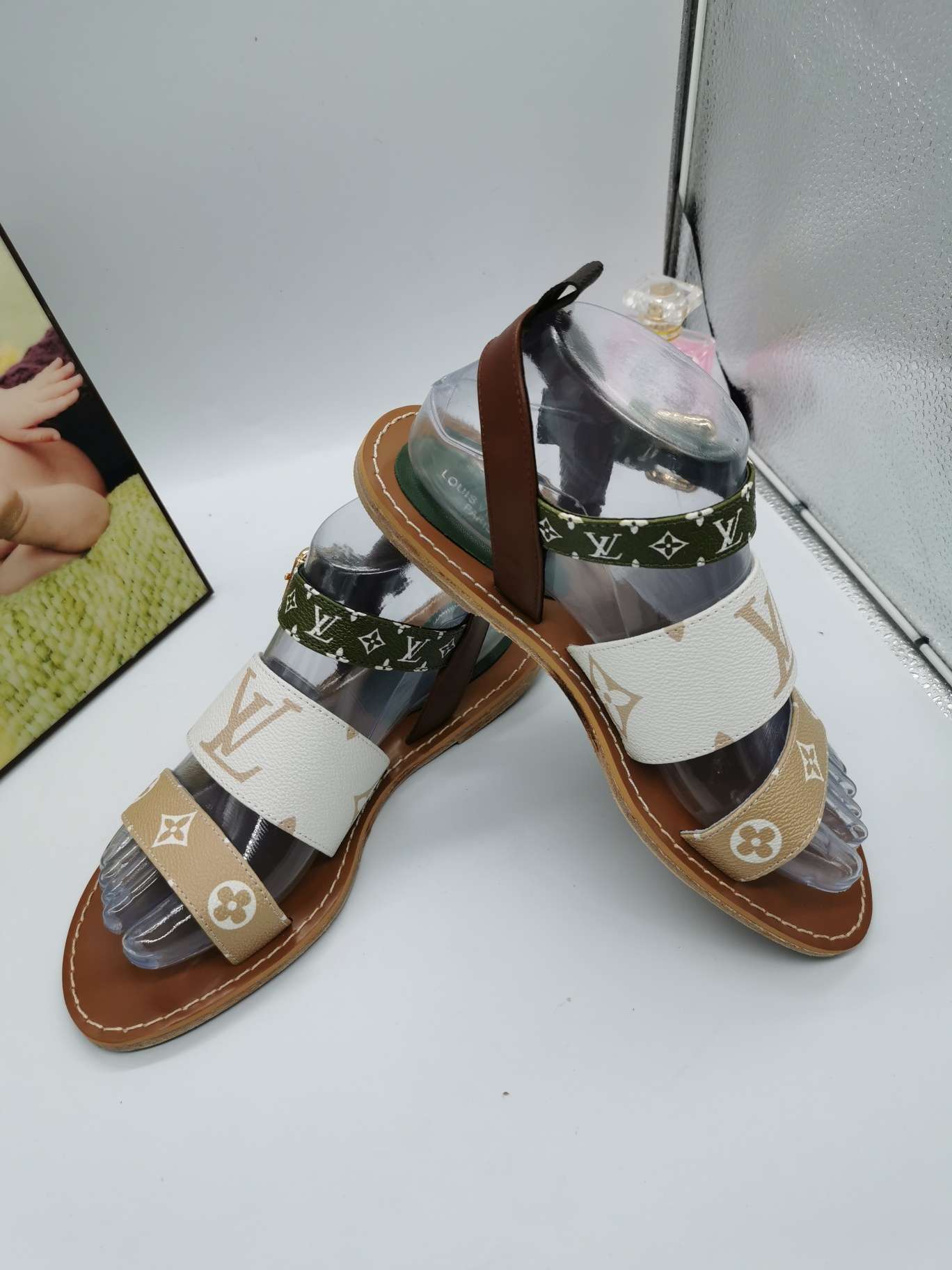 New Fashion LV Women Shoes L055 New Fashion LV Women Shoes L055
