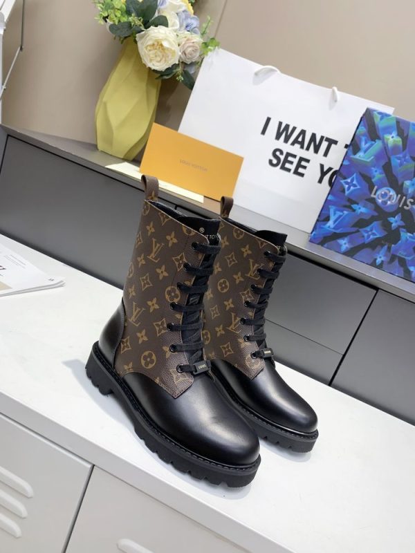 New Fashion LV Women Shoes 318 PA