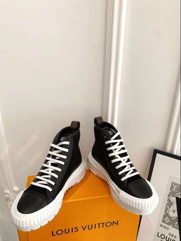 New Fashion LV Women Shoes L317