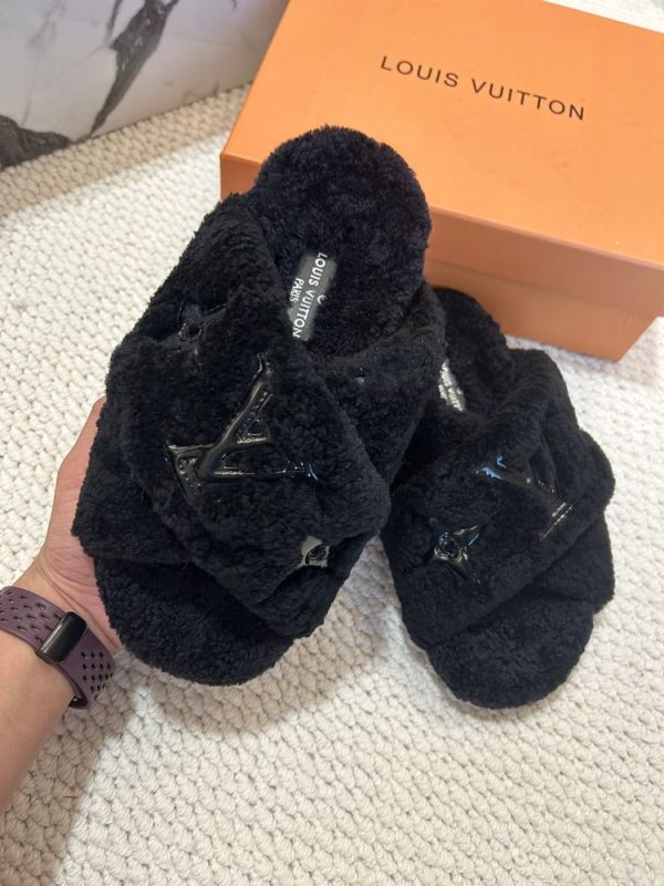 New Fashion LV Women Shoes L427