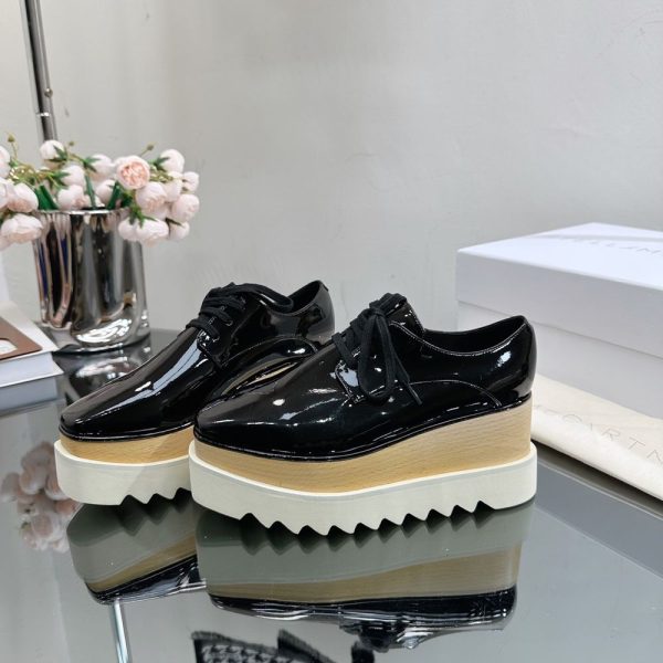 New Fashion LV Women Shoes 251 PA