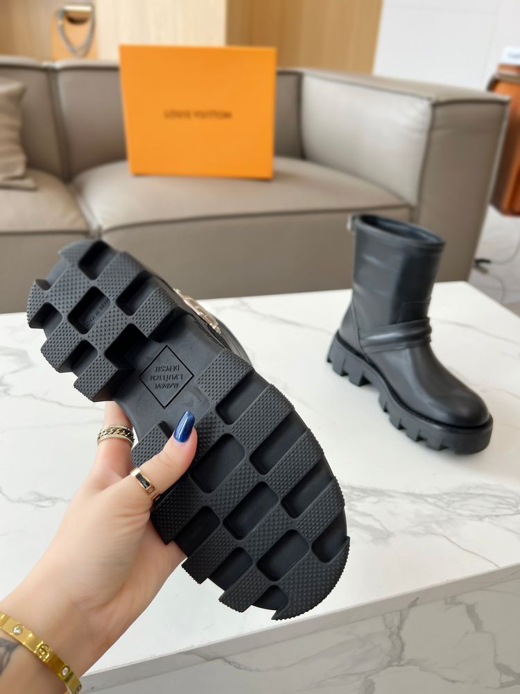 New Fashion LV Women Shoes L395