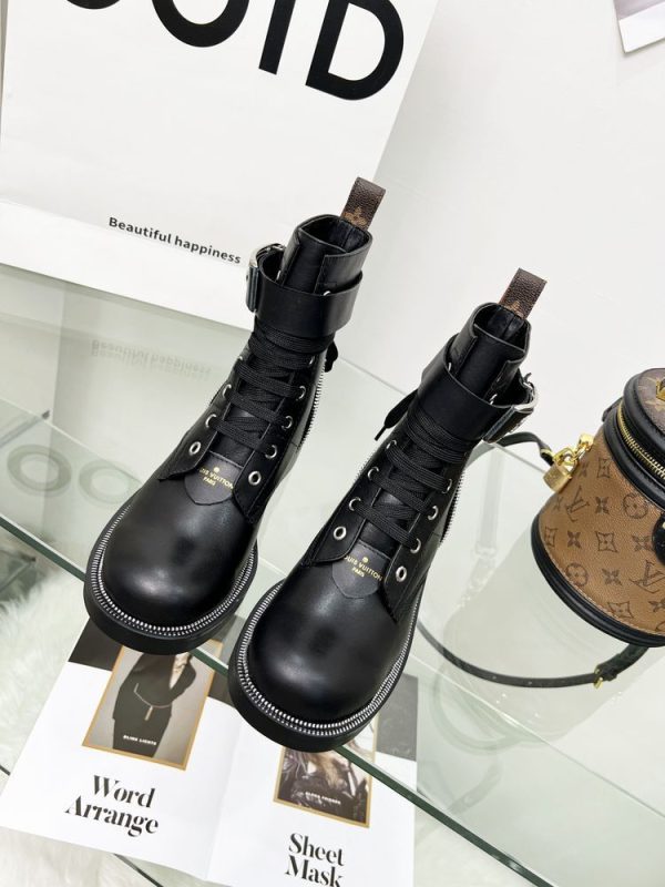New Fashion LV Women Shoes 320 PA