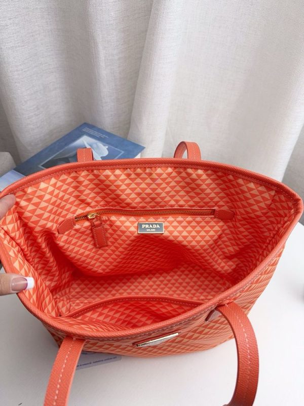 New Fashion Prada Handbag P002 QA