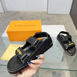 New Fashion LV Women Shoes 165 PA