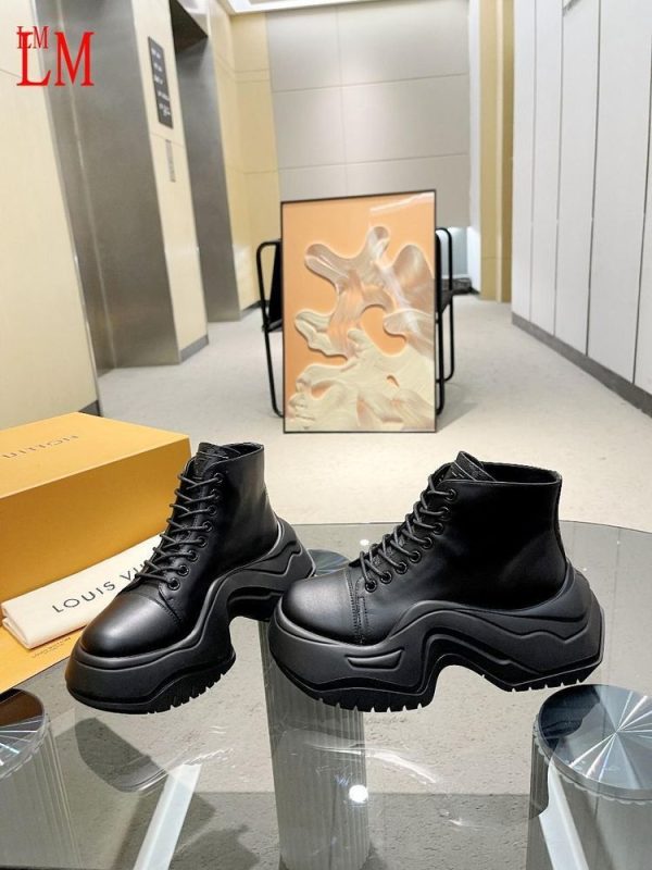 New Fashion LV Women Shoes 368 PA