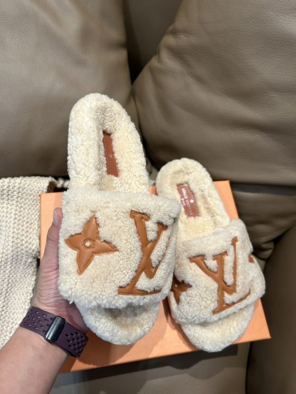 New Fashion LV Women Shoes L424