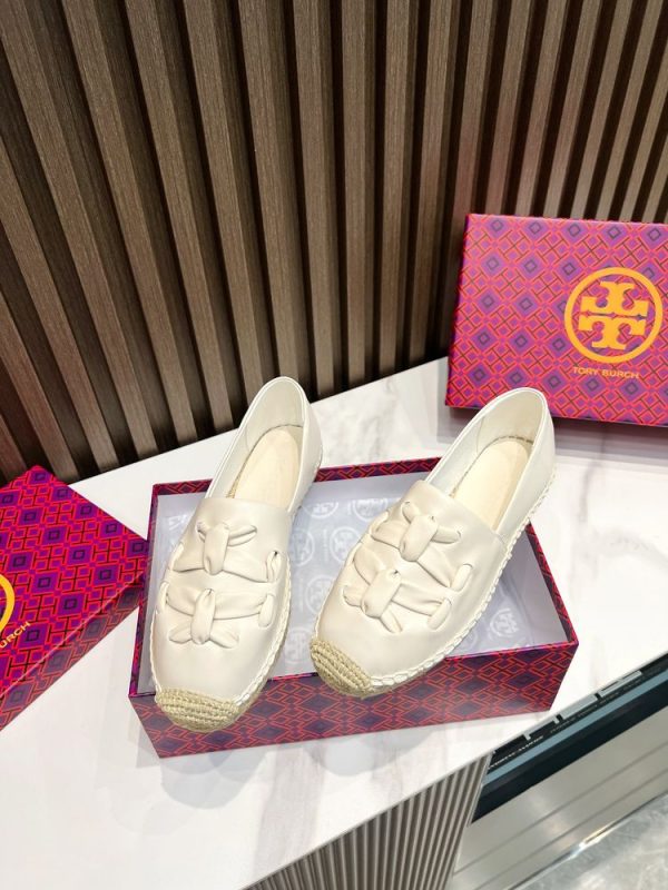 New Fashion LV Women Shoes 269 PA