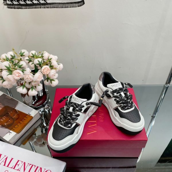 New Fashion LV Women Shoes 231 PA New Fashion LV Women Shoes 231 PA