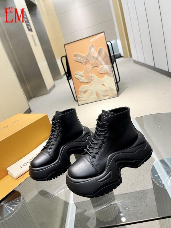 New Fashion LV Women Shoes 368 PA