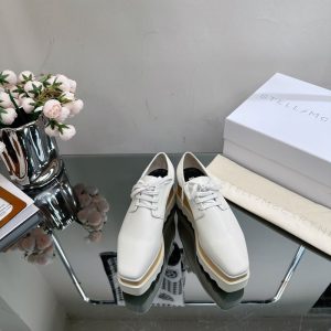 New Fashion LV Women Shoes 253 PA