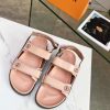 New Fashion LV Women Shoes 169 PA