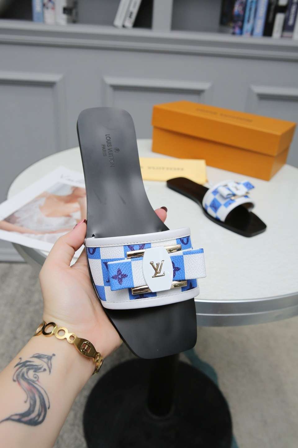 New Fashion LV Women Shoes L020