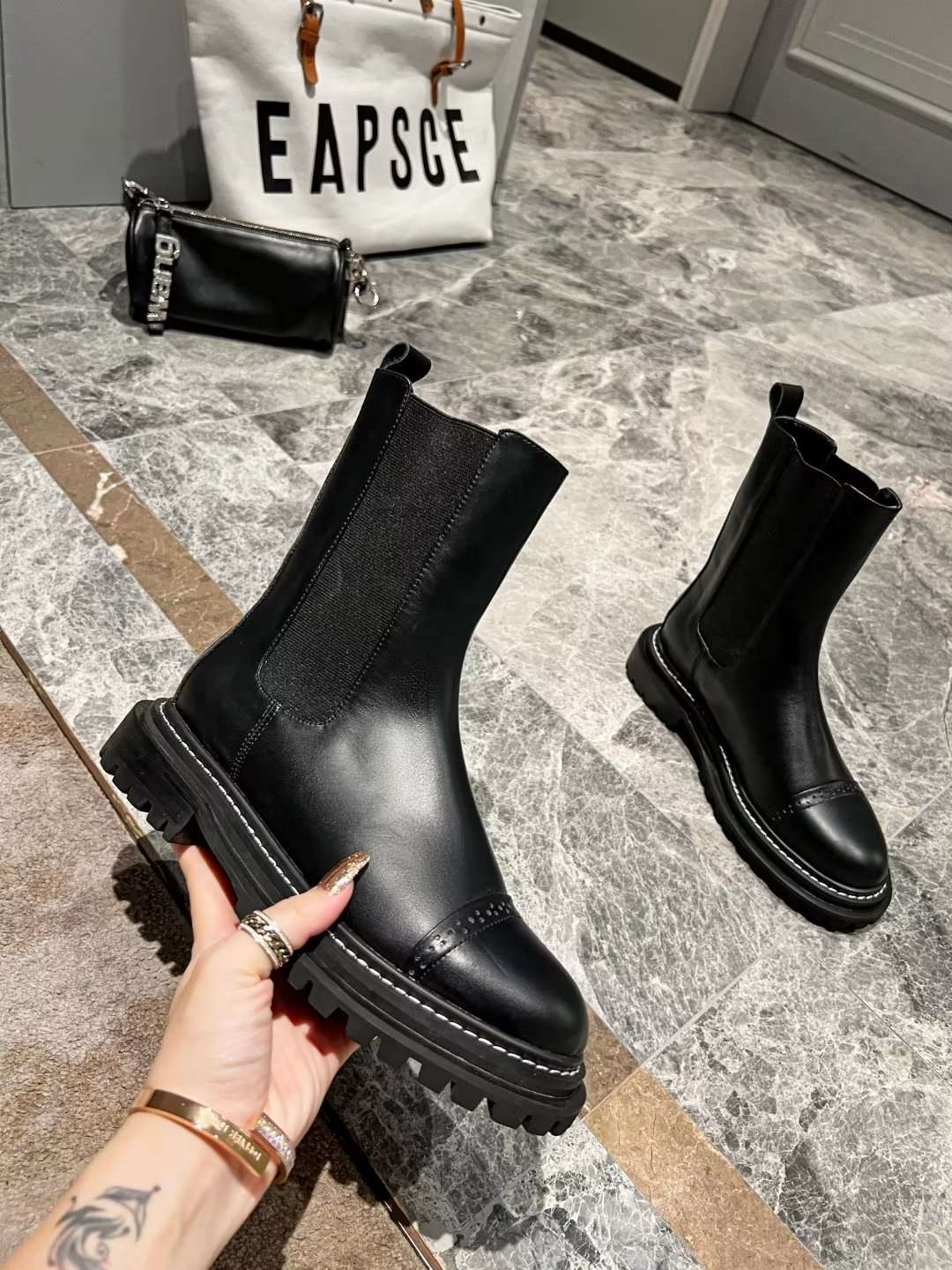 New Fashion LV Women Shoes L035