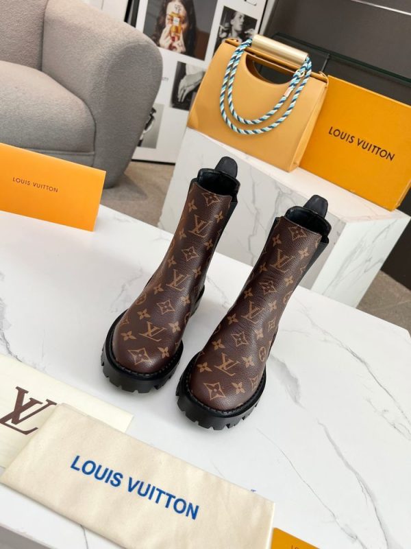 New Fashion LV Women Shoes 333 PA