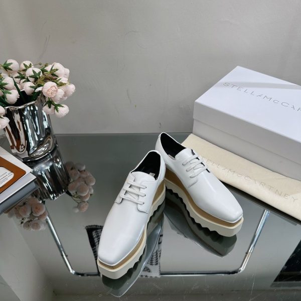 New Fashion LV Women Shoes 247 PA