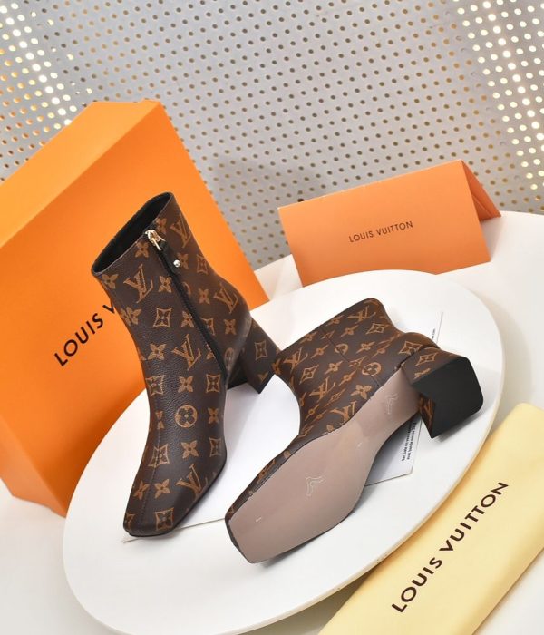 New Fashion LV Women Shoes 282 PA