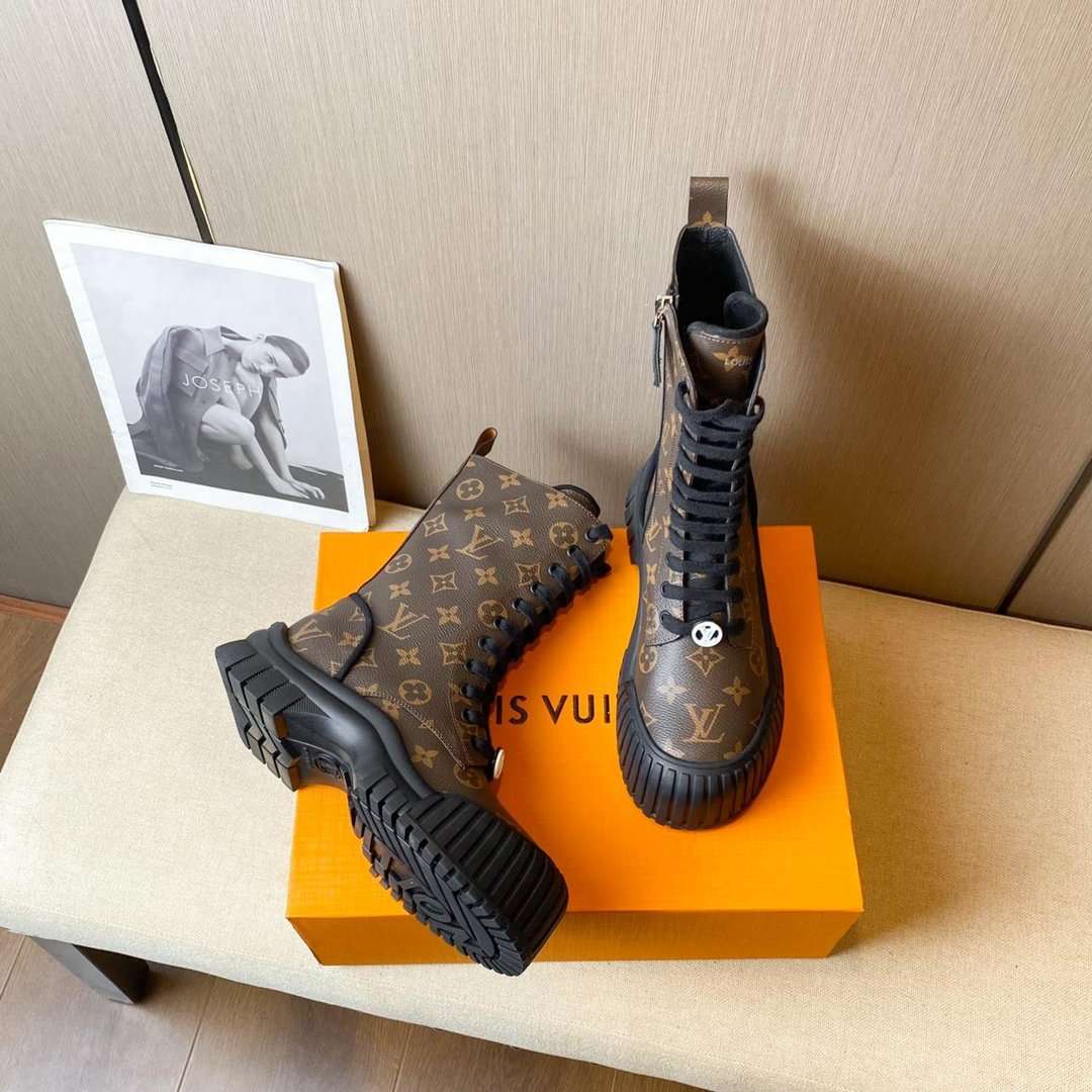 New Fashion LV Women Shoes L302