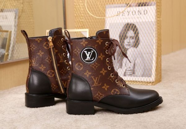 New Fashion LV Women Shoes 347 PA