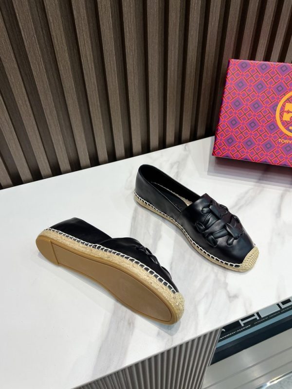 New Fashion LV Women Shoes 268 PA