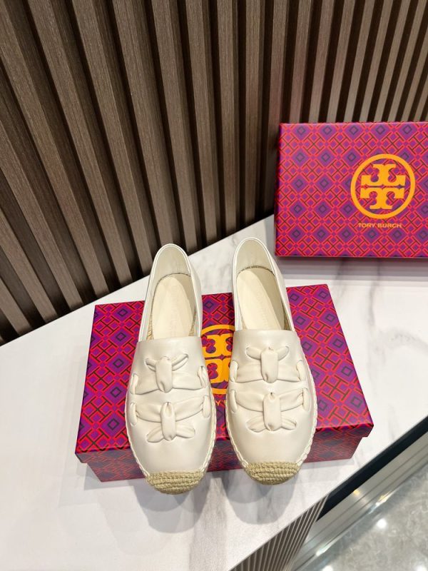 New Fashion LV Women Shoes 269 PA