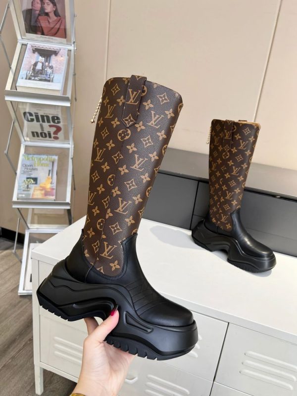 New Fashion LV Women Shoes 302 PA New Fashion LV Women Shoes 302 PA