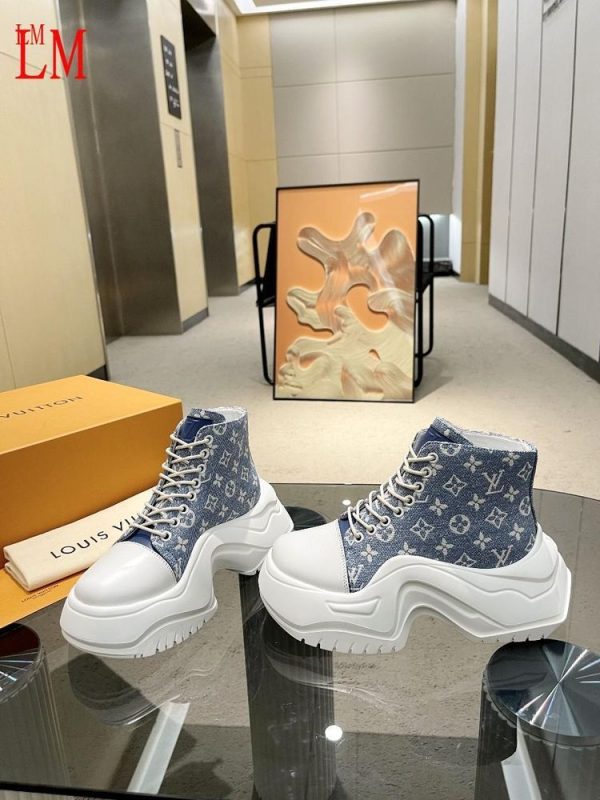 New Fashion LV Women Shoes 370 PA